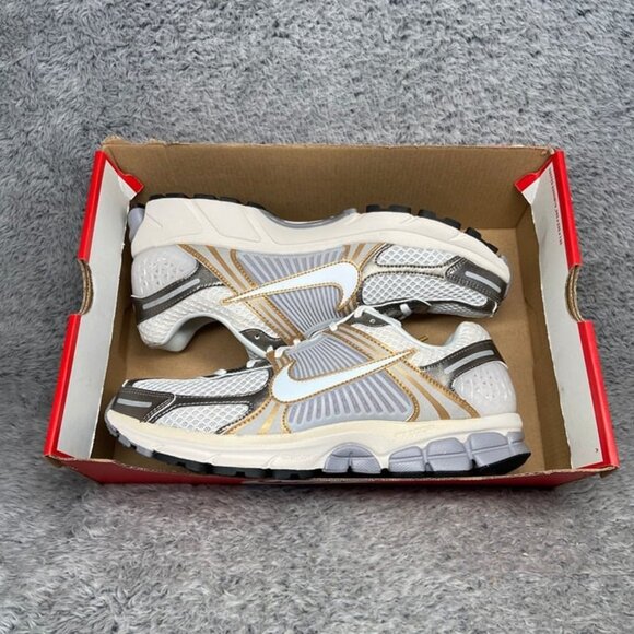 Nike Zoom Vomero 5 Platinum Metallic Gold White Size 11.5 Men Sneakers - Picture 9 of 9